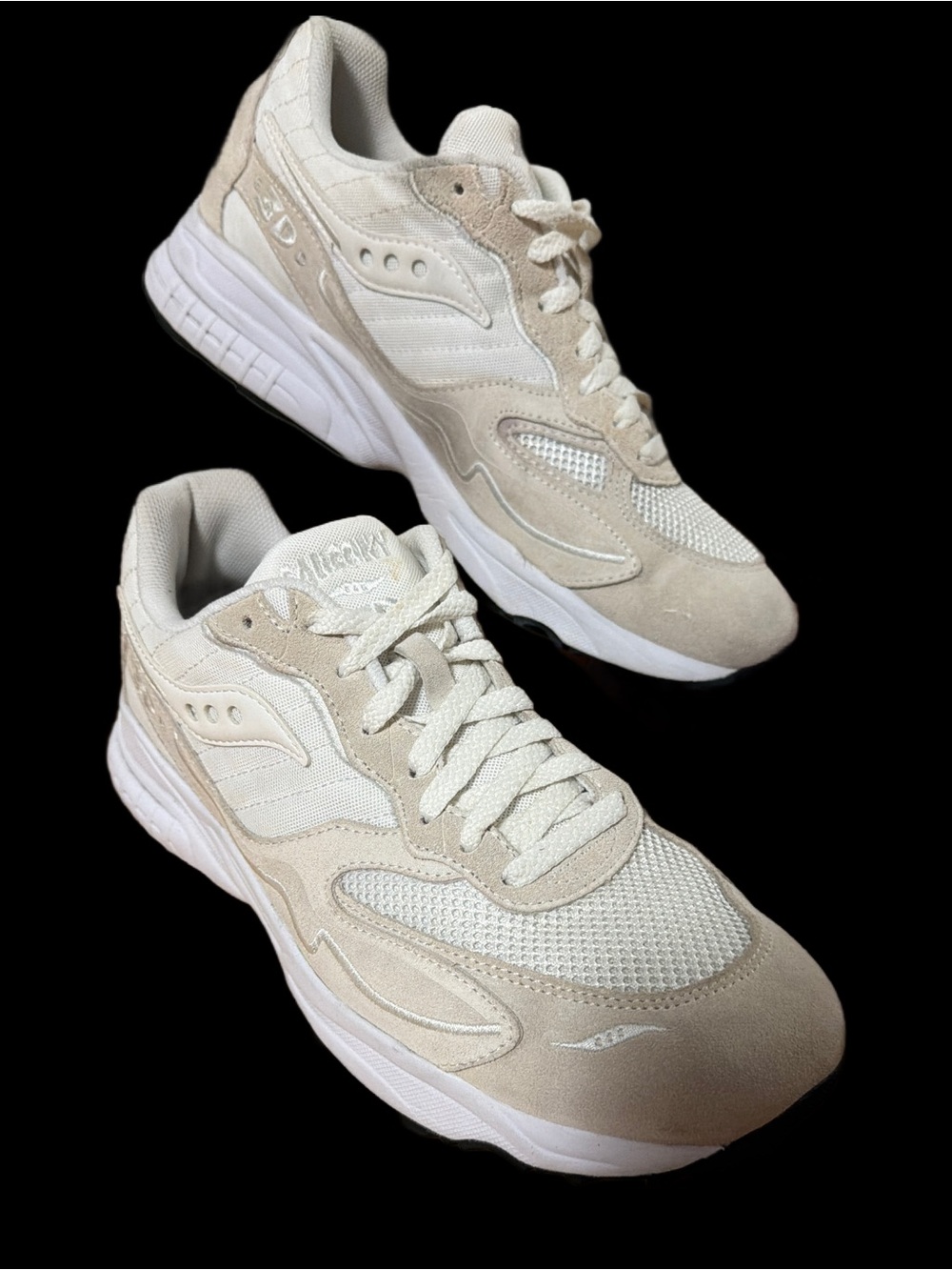Saucony 3D HURRICANE  White & Beige Lifestyle runners Men’s size 11